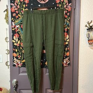 Old Navy XL army green cargo style soft casual pants
